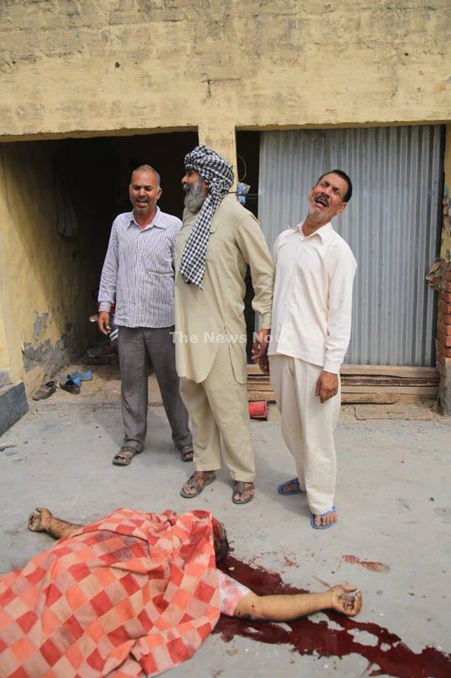 VoiceofDogras's tweet photo. Heart rending images from today’s Ceasefire violations in Arnia and RS Pura Sectors. 

Pics Courtesy : The News Now and Jammu Links News

#JammuIB #CeasefireViolations https://t.co/Pv88QLYZSU