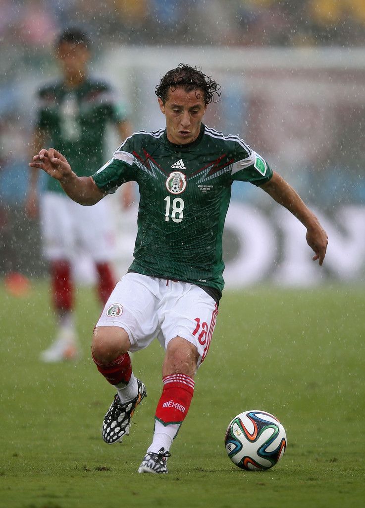 1x618's tweet photo. @LaCasacaBlog Mis tres favoritos:
Atlas (Home), 2004.
Uniforme que causó polémica justo por tener el escudo centrado.
Atlas (away), 2008.
El escudo iba centrado y más abajo, emulando el estilo del SPFC.
México (Home), 2014.
Escudo centrado e inspirado en la Lucha Libre Mexicana.
#VTLC https://t.co/TKPt902vwG