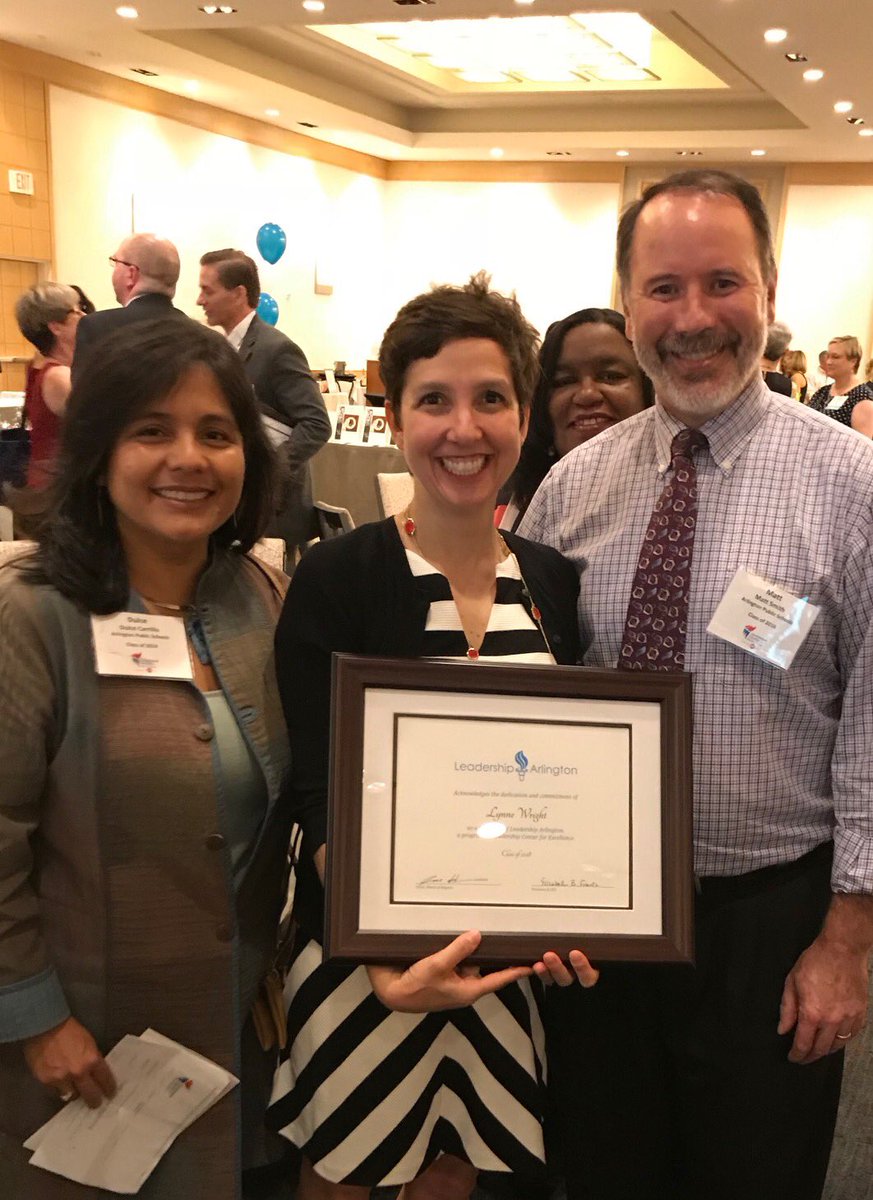 OakridgeConnect's tweet photo. Congratulations to Dr. Lynne Wright, Oakridge Principal, 2018 #LeadershipArlington graduate! @LCEbuzz @APSVirginia https://t.co/TDua9YkzJh