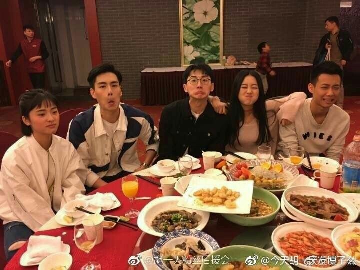 ALoveSoBeauty's tweet photo. My forever favorite cast💓
#ALSB #ALSBKen #ALSBZoey #ALSBLiam #ALSBAmber #ALSBRyan #HuYiTian #JiangChen #ChenXiaoxi #ShenYue #GaoZhiTing #WuBoSong #LinJingxao #LuYang #SunNing #ALSBDepression https://t.co/VD7MmB6ZuL