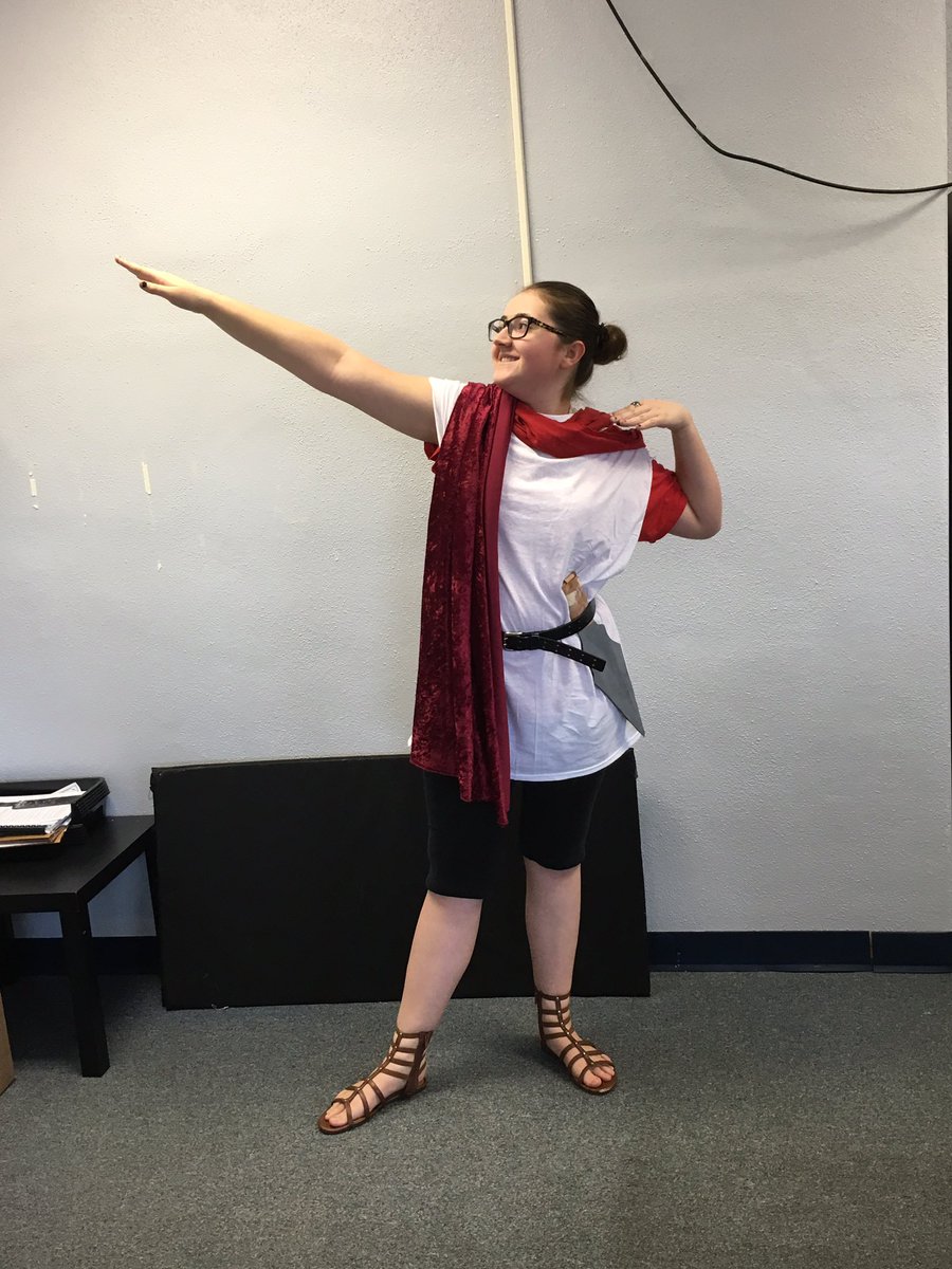 DanceKandie's tweet photo. ELA 9 students dress up as their God/Goddess for their final! #WeR210 #HugotonSchools https://t.co/yS9YtbGeKc