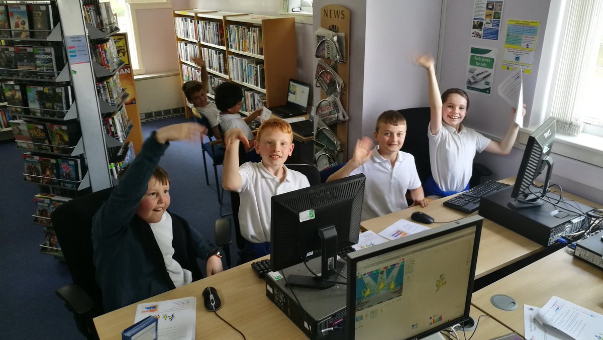 StirlingLibs's tweet photo. Phew!! Two more #Coding workshops this afternoon with @CallanderP at #CallanderLibrary this afternoon. Thank you for coming P6 - you were all absolute stars 🌟 #OffThePage2018 #lovedigital #Scratch #NDLW18 https://t.co/7VSGVA9Ky6