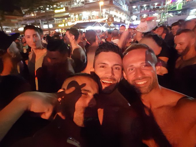 One week ago in Yumbo with @andystaroficial
#maspalomasgaypride #gaypride #pornstar https://t.co/rBa