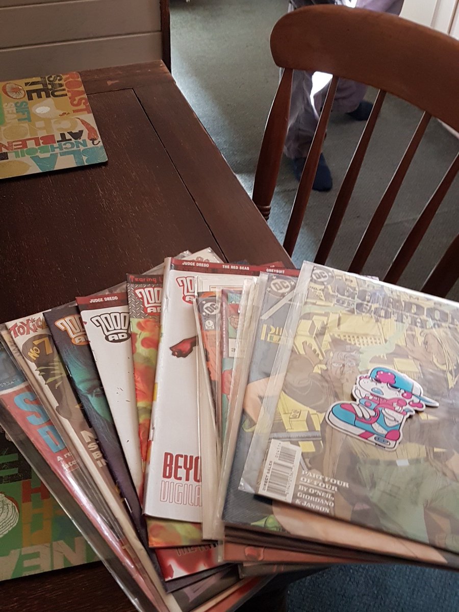 LondonSimples's tweet photo. @LuckyTarget Thank you very much for the comics.
#WeekendReadingSorted https://t.co/SwDvRpAJ8w