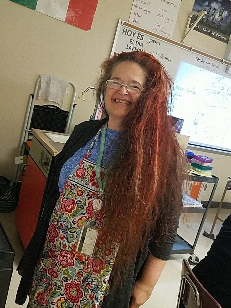 LincolnNHS19's tweet photo. Come see Señora in 2420 ! In the tower. Mr Newtons next! https://t.co/NpXNSMYNHT