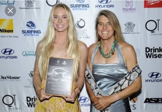 Heatwaves2's tweet photo. Australian Surfing  Awards🏆🏆 

Wright Siblings💛 https://t.co/icdmkSucCE