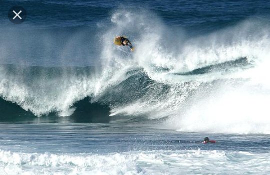 Heatwaves2's tweet photo. Mitchell Rawlins Reserve 360 air at pipeline https://t.co/wkdCV3ltsI