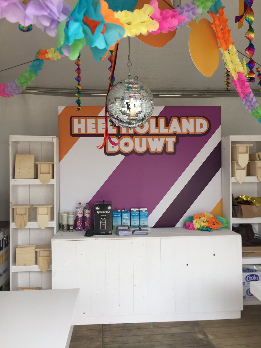 Vandaag bouwt @bouwendnloost, <a href="/BouwmensenApd/">Bouwmensen-Apeldoorn</a> en <a href="/BallastNedam/">Ballast Nedam</a> onze <a href="/LibelleZomerwk/">Libelle Zomerweek</a> stands op  Benieuwd naar het eindresultaat? Vanaf maandag 21mei zijn we er! Tot dan. #jegaathetmaken