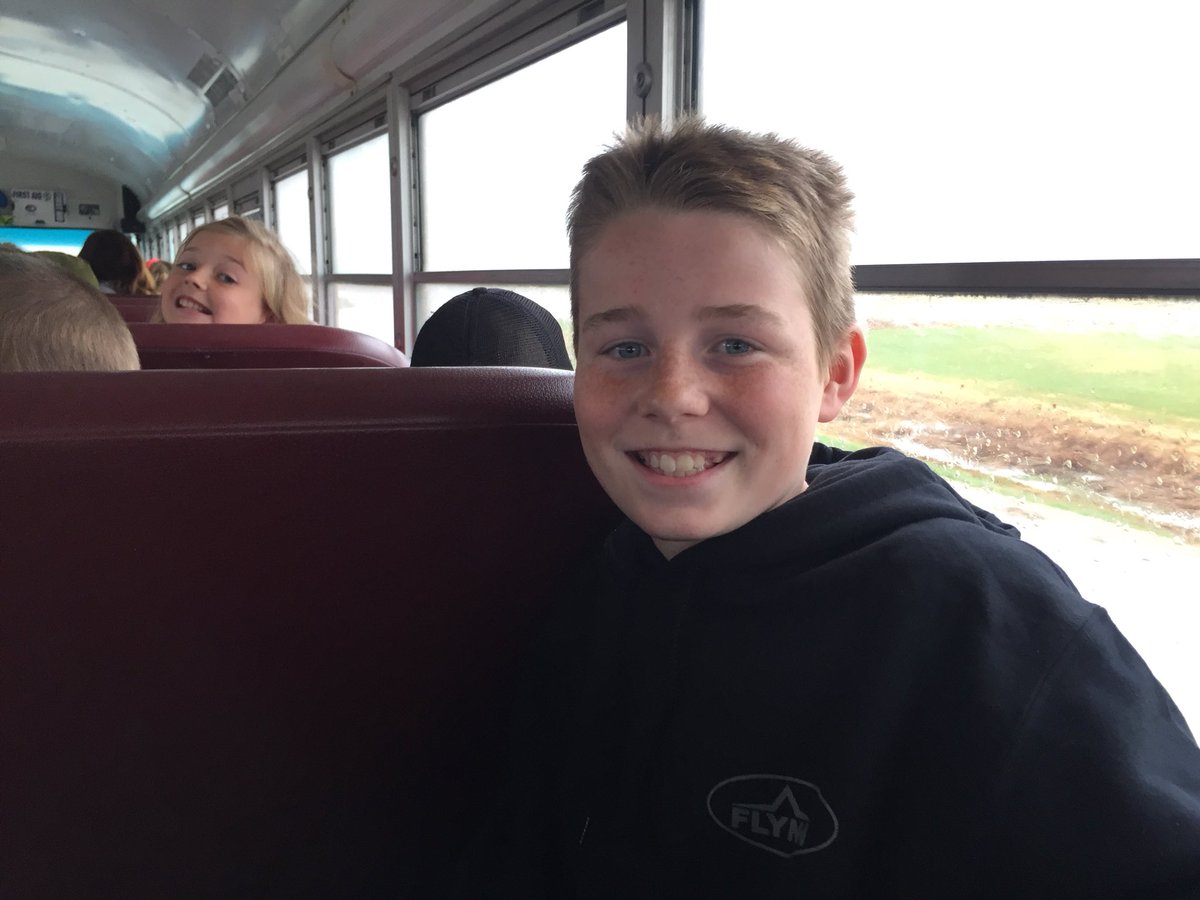 mrs_rfriesen's tweet photo. Rain or shine we are excited for Lower Fort Garry!!! @BlumenortHSD https://t.co/sl6YkYF6WS