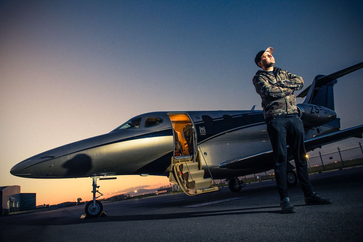 DebPublicist's tweet photo. @Dynamomagician in Cape Town for his first show tonight! Let the magic begin! #DynamoSA https://t.co/MgP6By3oHZ