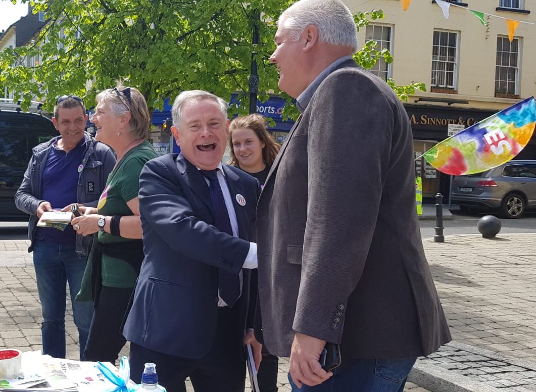 Together4yes's tweet photo. Thank you to @labour @BrendanHowlin and @sinnfeinireland @JohnnyMythenSF for coming out to support @ProChoiceWX and #GetTogether4Yes #WexfordSaysYes #Together4Yes https://t.co/AAfQ1n2enT