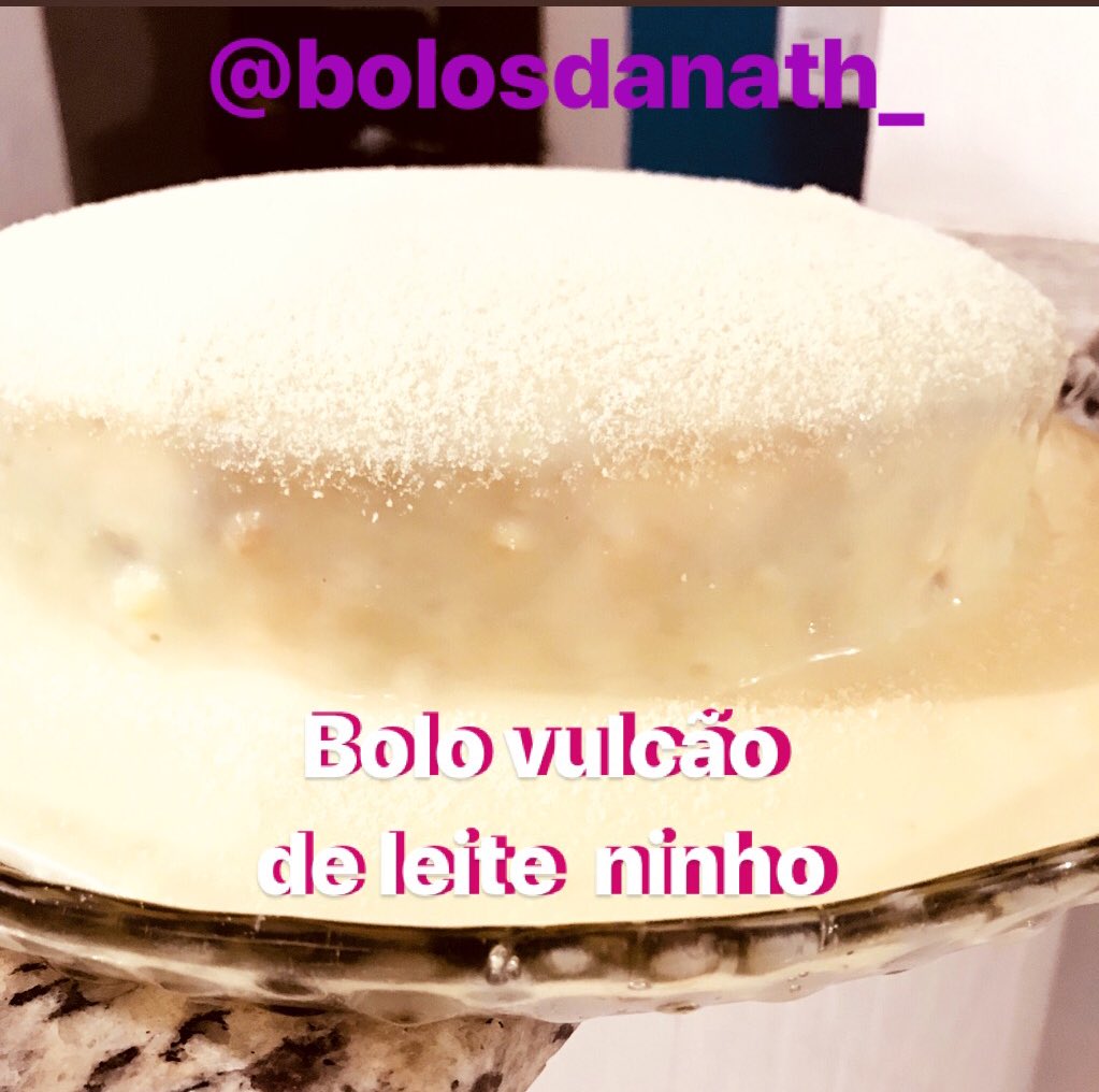 BDanath's tweet photo. Huuuuuun Bolo 🍰 vulcão 🌋 massa com leite ninho, calda de leite ninho, cobertura no meio de chocolate 🍫 
Já pode encomendar o seu! 😋🔝😍🎂
WhatsApp: 99205-7263
Insta: @bolosdanath_ https://t.co/jXjI0BodfY