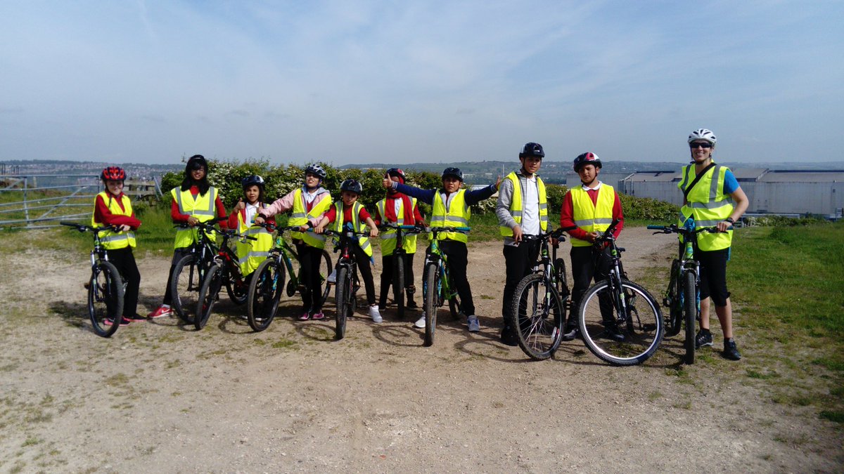 LinksSSP's tweet photo. Perfect way to celebrate the finish of SATs for #phillimore Y6's.... Great cycle ride along the Trans Pennine Trail. @primaryPEpledge @GoRideSheffield @ModeshiftSTARS https://t.co/NZXJg931mv