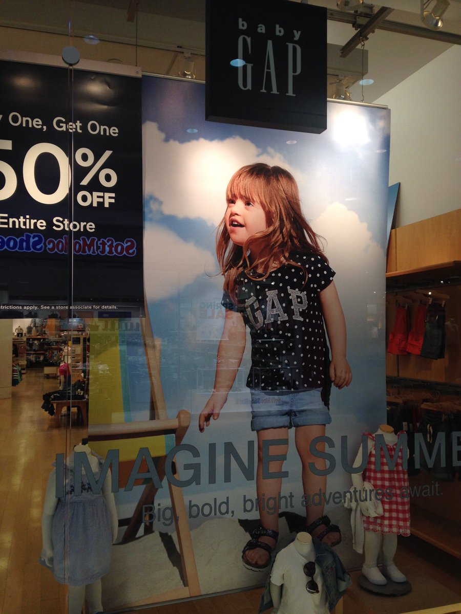 tobincareen's tweet photo. R4L day even further complemented with this beautiful photo ❤️#sevenoaks #gapcanada  @Gap @RosePillay1 @tweetsomemoore https://t.co/Z20WKM8fRW