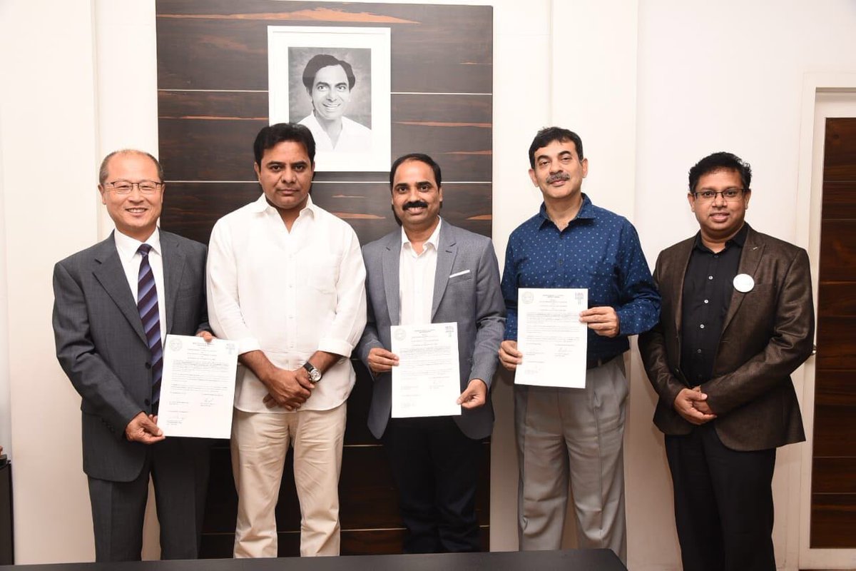 Government of Telangana, DASAN Network Solutions, Inc. of South Korea and Celkon Impex, Hyderabad signed an MoU in the presence of Minister @KTRTRS at Secretariat today.