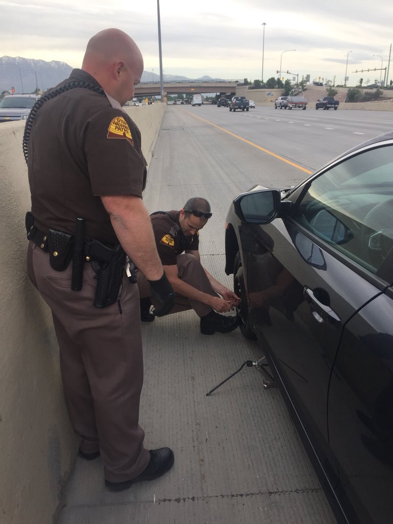 tazyawilliams's tweet image. Thanks to the @UTHighwayPatrol troopers that stopped to help with a flat tire! 🤦🏻‍♀️🚗🚨
#roughstart #roadtrip
