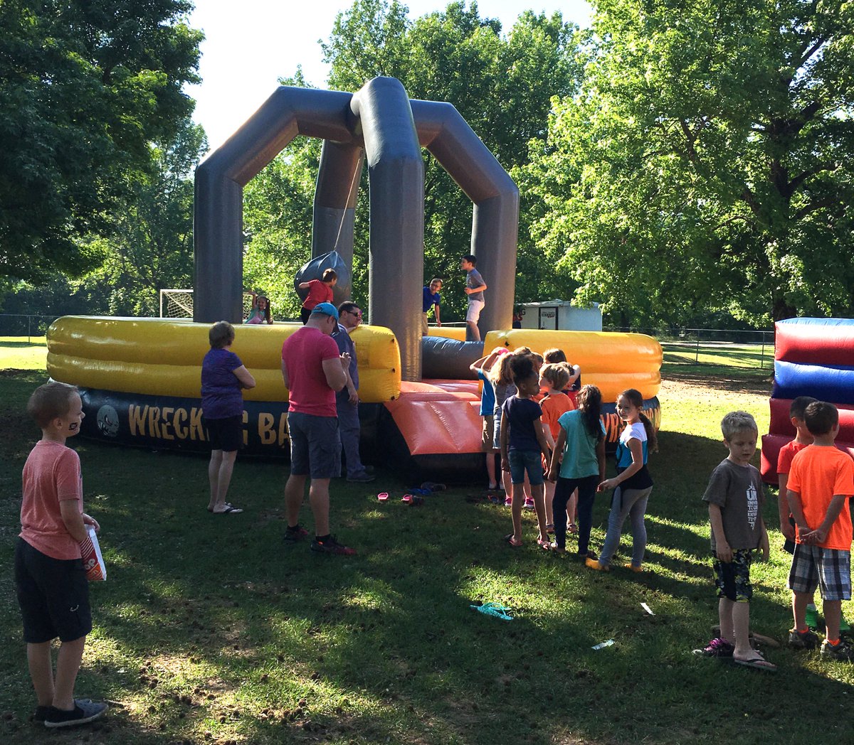 CES Field Day is a fun time to celebrate the end of a great school year! #ItsaFamilyThing #CESRocks