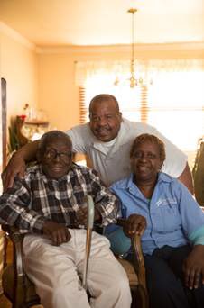 NoSeniorHungry's tweet photo. We must protect our nation’s most vulnerable neighbors and families who struggle with #hunger. Urge your Representative to vote no on #HR2, the #FarmBill. Call the Capitol Switchboard now: 202-224-3121 #ProtectSNAP https://t.co/mBs6s20uG6