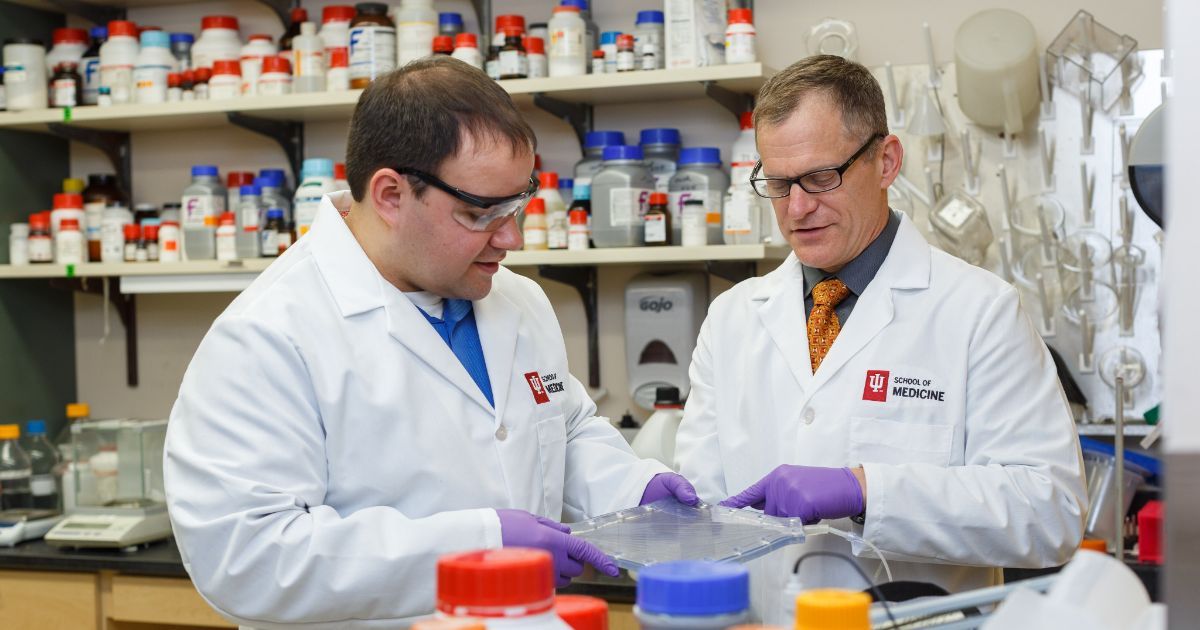 MidwestStartups's tweet photo. Groundbreaking #nanotechnology: @IndianaUniv startup @ILysisTech named best #biotech invention at the 2018 McCloskey New Venture Competition https://t.co/iKKiwhOqZA https://t.co/OU4IGzLXJ3