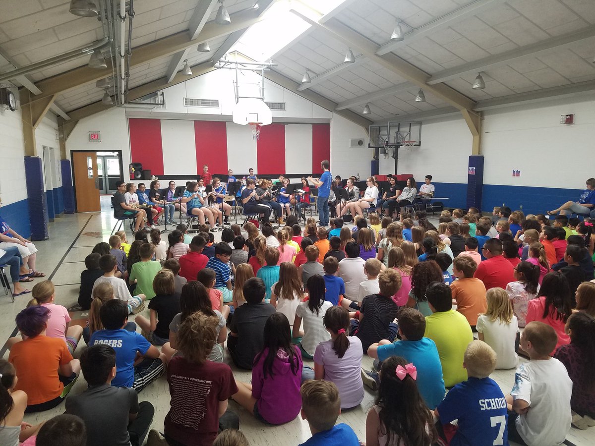IWESRaiders's tweet photo. M.S. Band presentation to GES students. Thank you Mr. Kurk! #iwesraiders https://t.co/EoRdzsuRzq