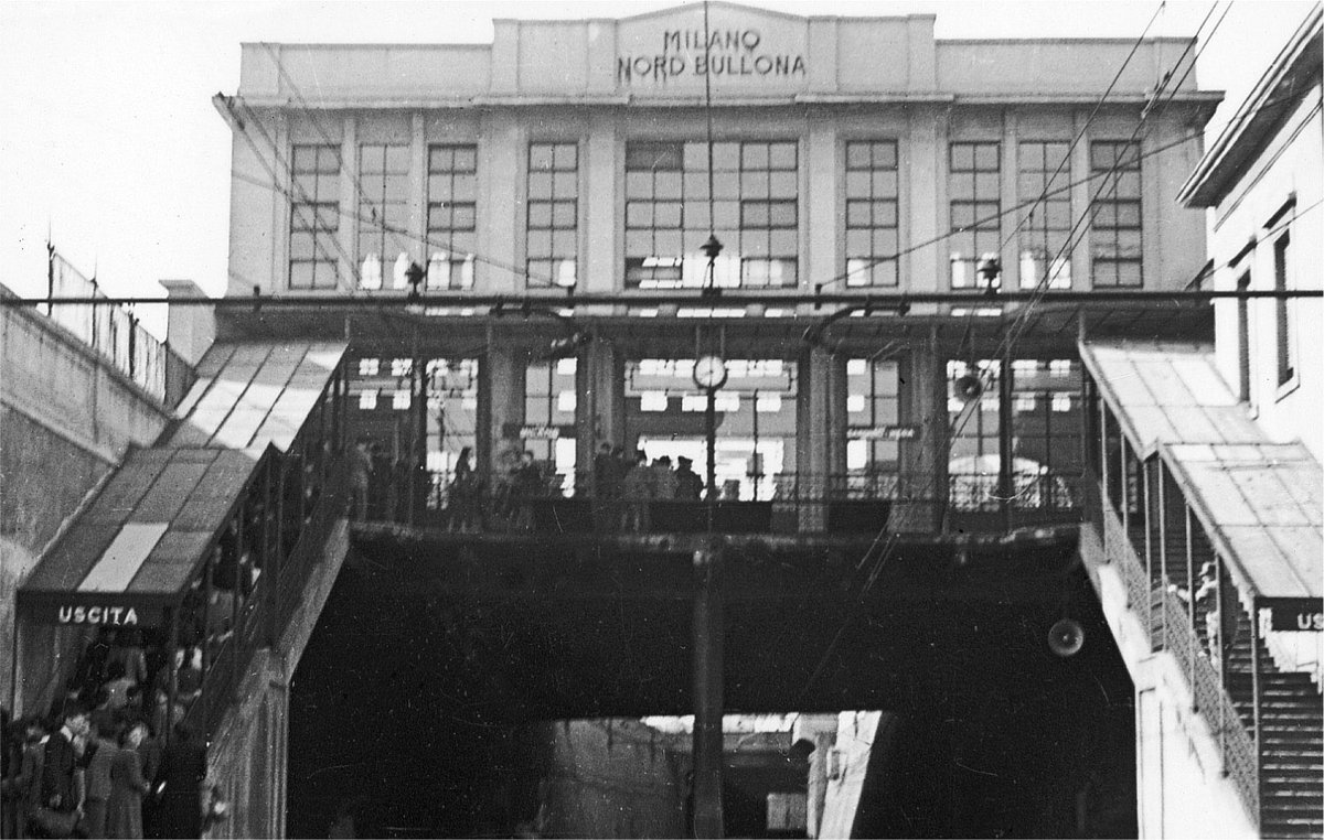 FNM_Group's tweet photo. Il 18 maggio 2003, 15 anni fa, cessava l’attività ferroviaria la Stazione di #Milano Nord #Bullona. Inaugurata nel 1928 fu realizzata con una struttura a ponte e adornata da elementi tardo #liberty e razionalisti. Raro esempio di architettura ferroviaria italiana di inizio 900. https://t.co/3F5Bcsw1nF