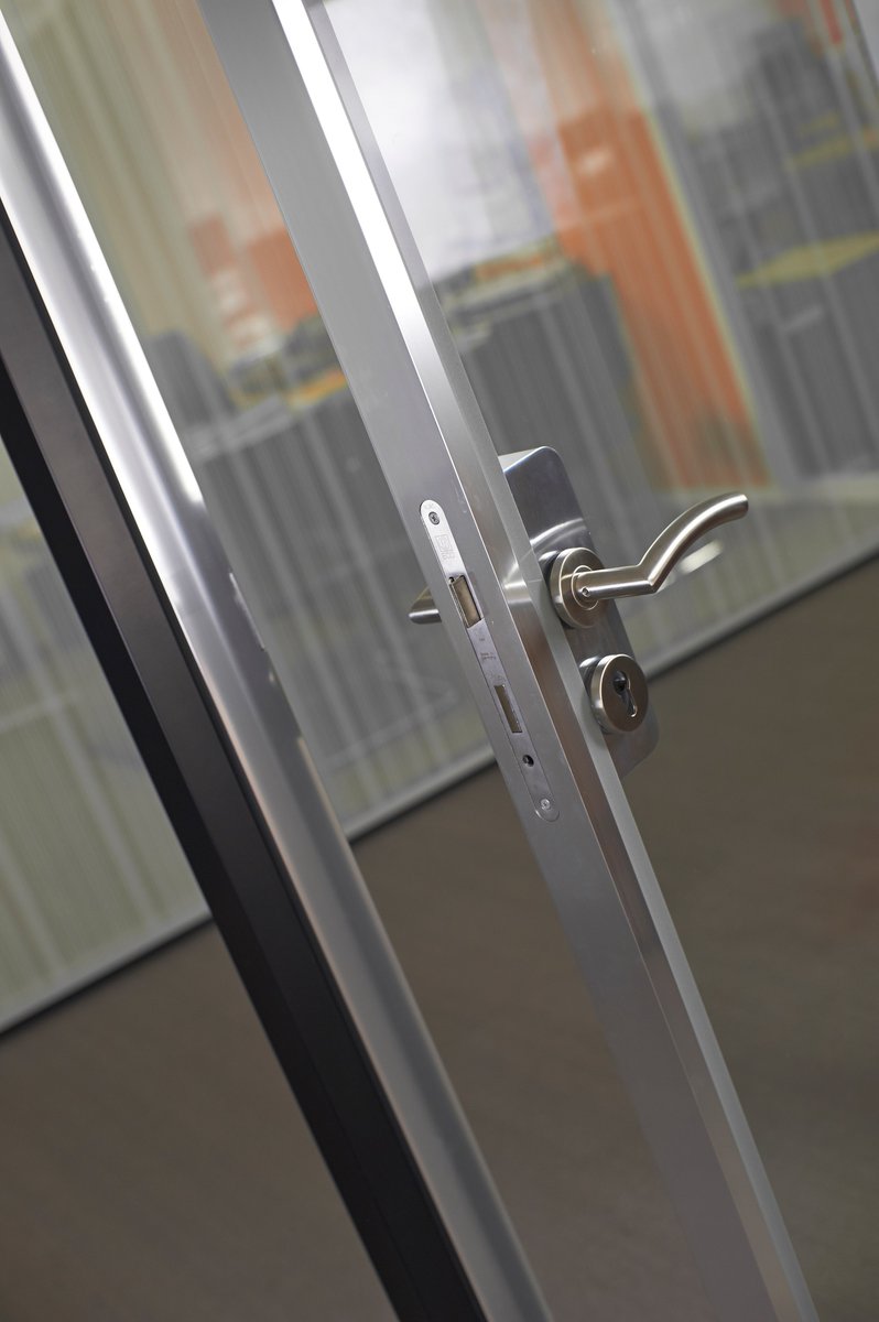 ClestraGroup's tweet photo. Take a look to this double glazed partition :
profiles are in polished aluminium.
all info on pleinAir partitions here :
https://t.co/4Zicv1BWLq https://t.co/t50jw3K7F8