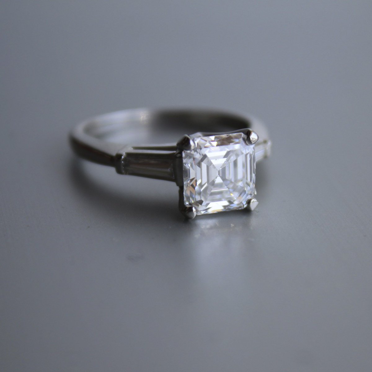 RFMoeller's tweet photo. This stunning engagement ring was created by R.F. Moeller's designer and features a remarkable 2.02 carat Asscher cut center diamond.
#HowMNGetsEngaged #MoellerMilestone https://t.co/2BZdU7dsoR