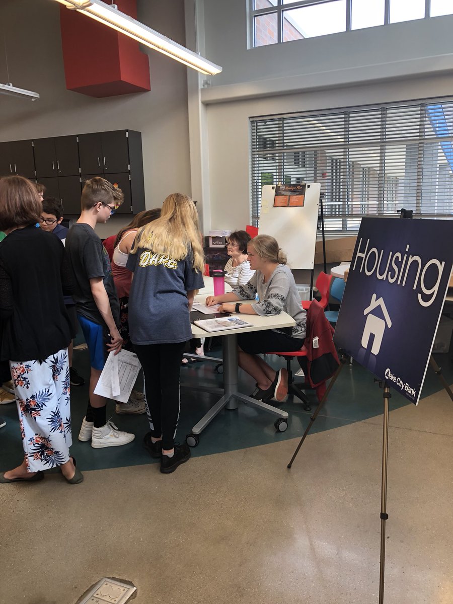 mack6thgrade's tweet photo. Lake City Reality Store.. teaching our kids about financial responsibility. Great for them to be exposed to budgeting at a young age and in a fun way! 😊 #WCSmission @paulashank @BlocherLindsay @scottJsterk https://t.co/r3MfYg9TqJ