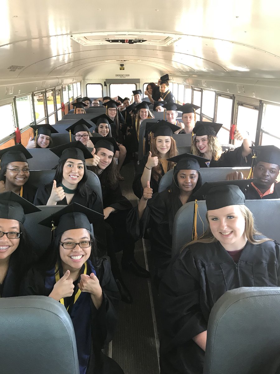RcisdT's tweet photo. #SeniorWalkDay #Seniors2018 #RoyseCityISD https://t.co/EG6VN9NP7D