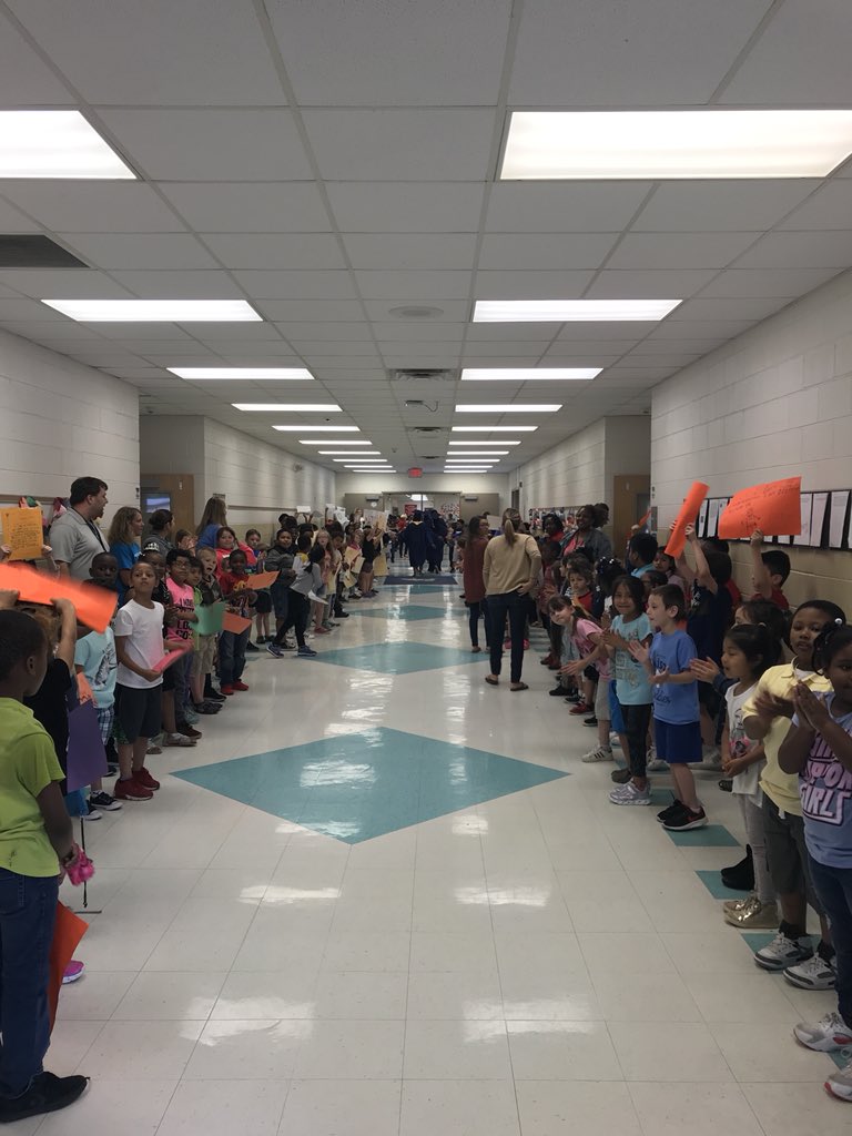 RBStallStuCo's tweet photo. R.B. Stall High School’s 3rd   Annual Senior Walk #rbstallhs #classof2018 #seniorwalk2018 @cnewbern26 @CLRA https://t.co/ereHpVqzVU