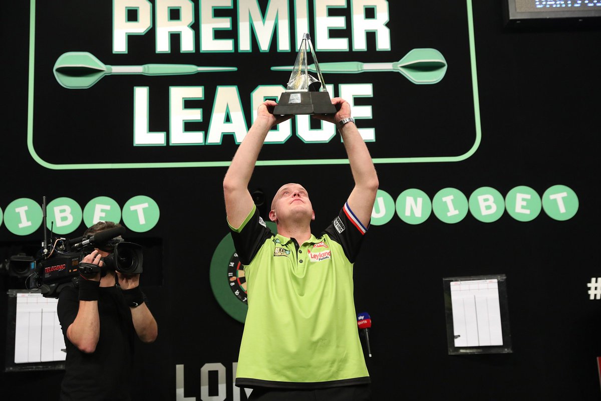 ModusDarts180's tweet photo. REPORT  | Brilliant @MvG180 crowned @unibet Premier League king again: https://t.co/LeX01kZWdy
#Darts https://t.co/62LSptY7R2
