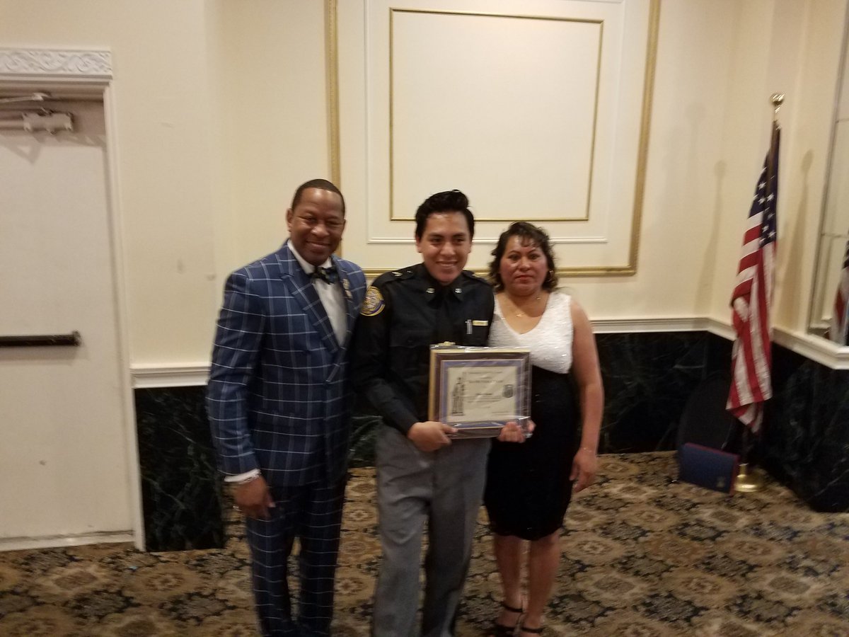 AndyKingNYC's tweet photo. Congrats to Aux. P O Daniel Suarez who was awarded Auxiliary Officer of the Year by #49pct https://t.co/sQX8k45rJV