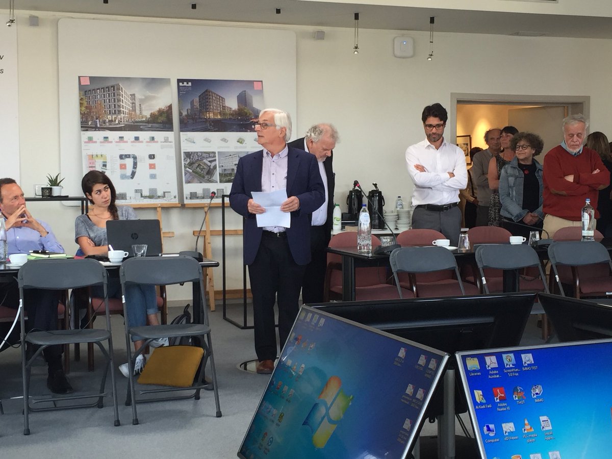 GeoffroyCoomans's tweet photo. Drink de départ de Denis Grimberghs qui quittera dans quelques jours la présidence de @CityDevBrussels #Bruxelles #Citydev #SDRB https://t.co/apDpP00jet
