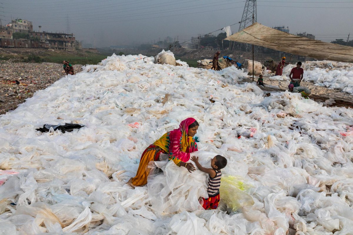 WasteWhys's tweet photo. .@NatGeoMag is all in, in addressing the global plastic debris crisis.  Word is, they are going to be beating this drum throughout 2019. See their amazing photo documentation here:  https://t.co/kv3EkLDxfG #plasticpollution #plasticfreefriday #waterbornedebris https://t.co/IyASnSHss0