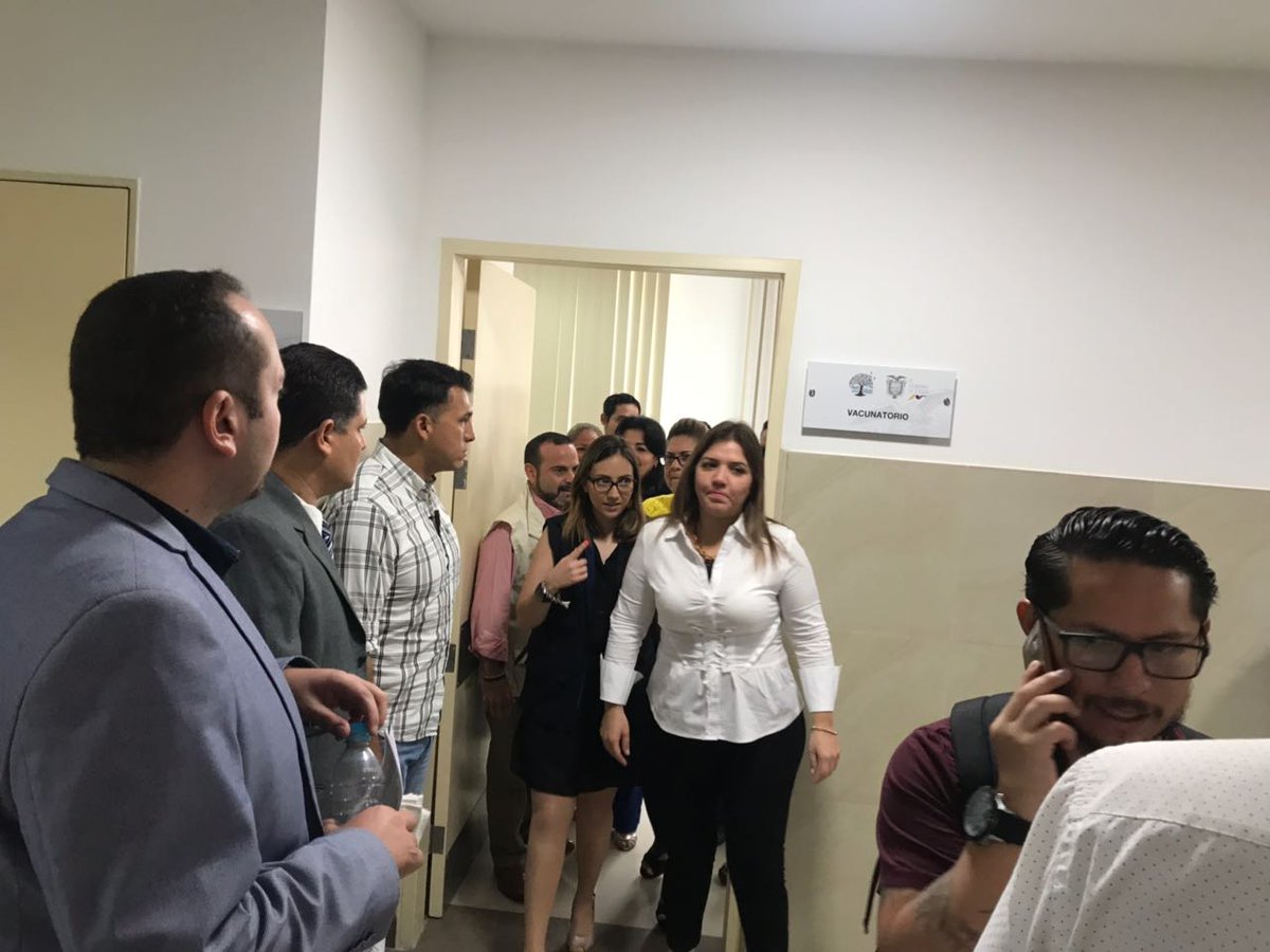 JorgeWated's tweet photo. Constatamos junto a @Salud_Ec y @Vice_Ec las modernas áreas del #CSNobol que están a servicio de los habitantes del sector. #SaludParaNobol @Presidencia_Ec @Lenin https://t.co/mUASyNDeKe