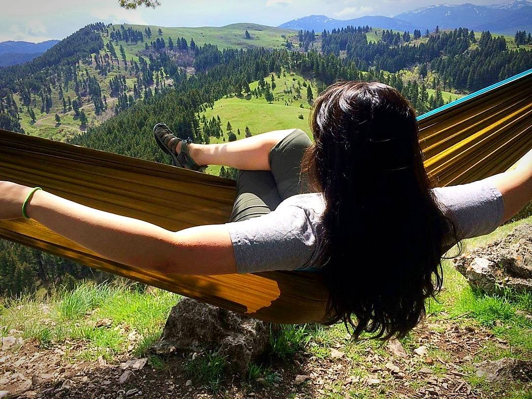 Such a cool shot from @awefilled_life. Serious #hammockgoals 👌🌲 #proventure #theoutdoorsisyours #hammock #campinglife #view