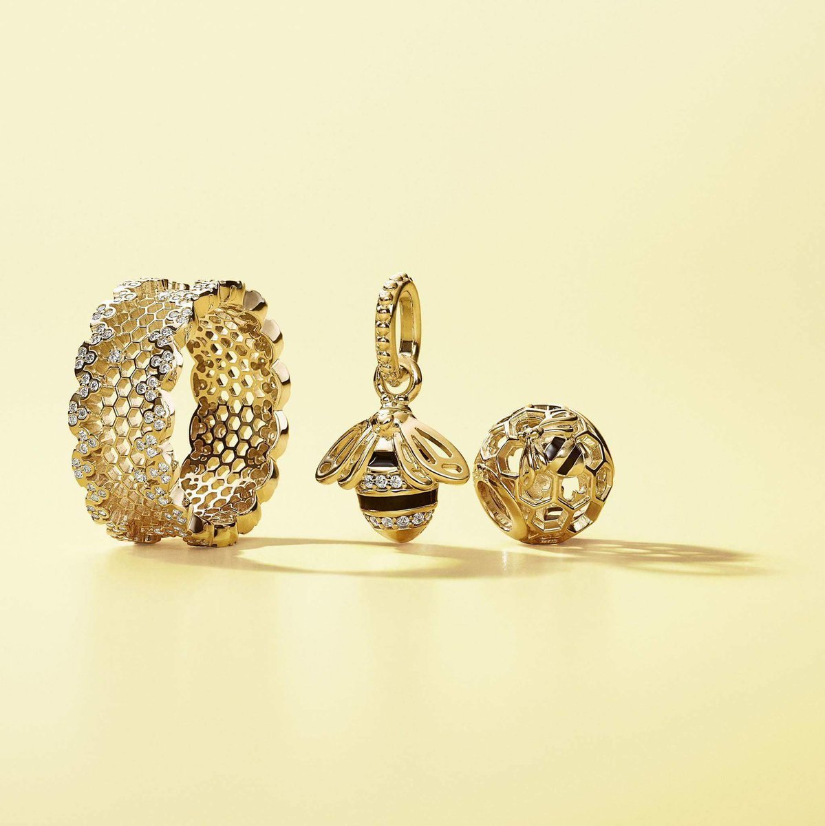 Sterling Silver Bee Necklace – 16-inch – KerrieBerrie Beads & Jewellery