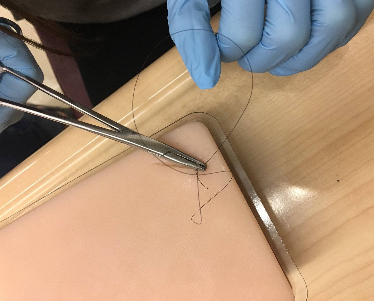 2memphis's tweet photo. @CHSSHuskies health care class learning to do stitches #learn #healthcare #whoneedsstitches https://t.co/NrmJ1EhlOx