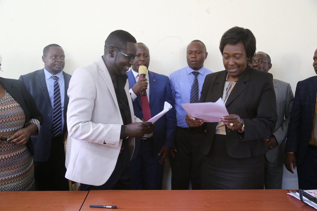 GovernorKitui's tweet photo. Thank you @MwalimChurchill for agreeing to bring the Churchill Show to Kitui County this June 1st 2018 as we host the Kitui Sevens Rugby. We are exited to welcome you all.  #TwendeKituiNovaa https://t.co/hwO7jBXsWn