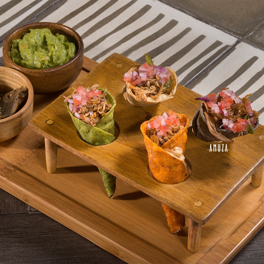 spassomid's tweet photo. PIBIL DUCK TACOS
An #AMUZA classic with a brand new stunning presentation. Try it with our hot&amp;spicy #habanero sauce

#Love #foodie #yucatan #merida #delicious #restaurant https://t.co/0NKnYeChNl