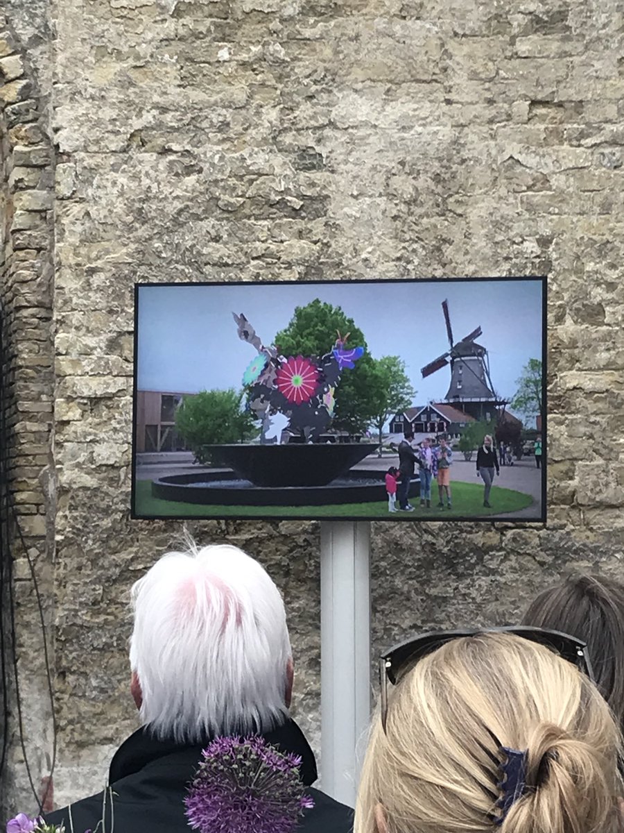 Fontein stinzebloemen IJlst doet het! #trots #specialistinspuitwerk #@11Fountains <a href="/LF2018/">Castello</a>