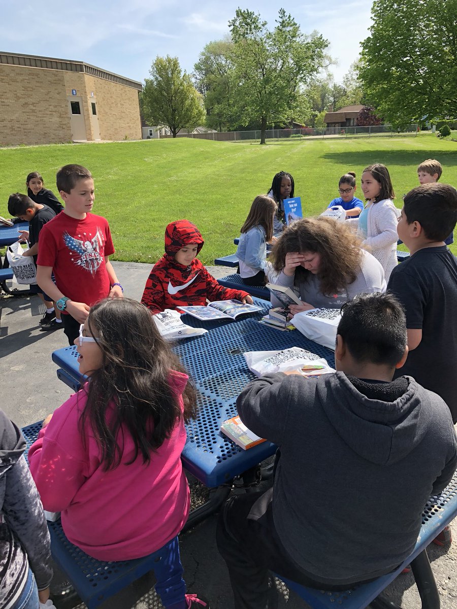 wfinn1's tweet photo. Loving our book trading! Thanks to Bernie’s book bank! # berniesbookbankwdsd7 https://t.co/XZhzBseVkB