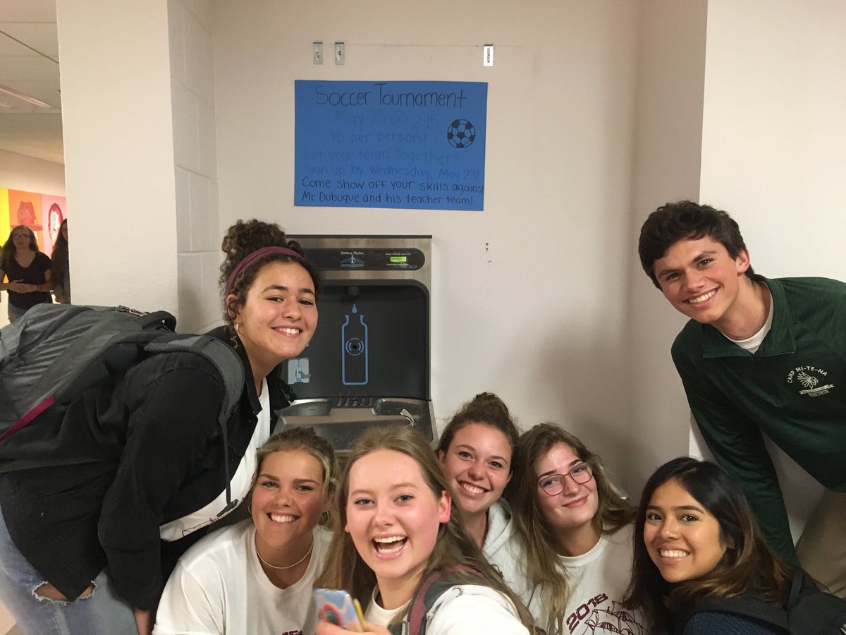 FHSclass_of2018's tweet photo. Our Senior Class Gifts are here!! Thank you to Mr. Sanchez for helping organize the installation of our two water filtration stations!! https://t.co/U7pSHYfCcS