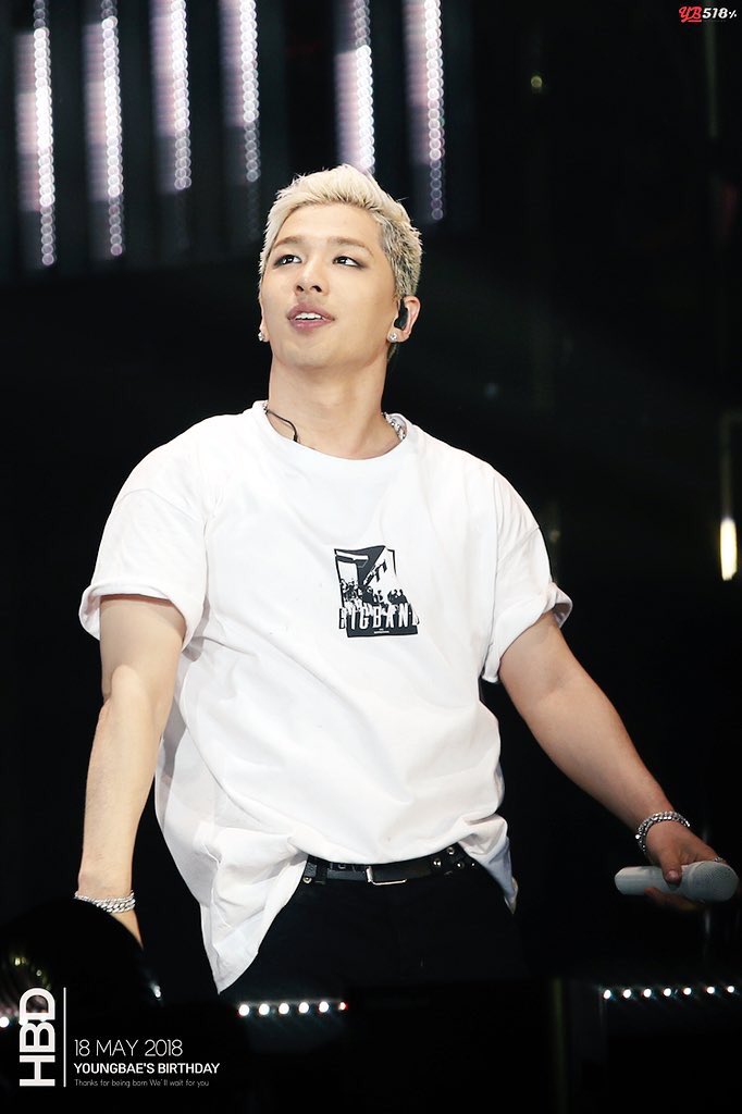 solysombra0518's tweet photo. 우리 턍님이 누구보다 행복한 하루를 보내셨길…🌞🍽️🍾🎂🎶💓😍🙏  RT@YB_518 [ HBD - 18 MAY 2018 ]잘생김 묻은 영배😍오늘 많이 그리웠어요! 군대에서 첫 생일 즐겁게 보냈길🙏🏻 흐흑 얼굴 보니까 더 보고싶어용😭 #서른한번째_태양이_뜨다 #HAPPY31stYBDAY🎂🎉💕 #YB518 https://t.co/OYpq4n8Lm9