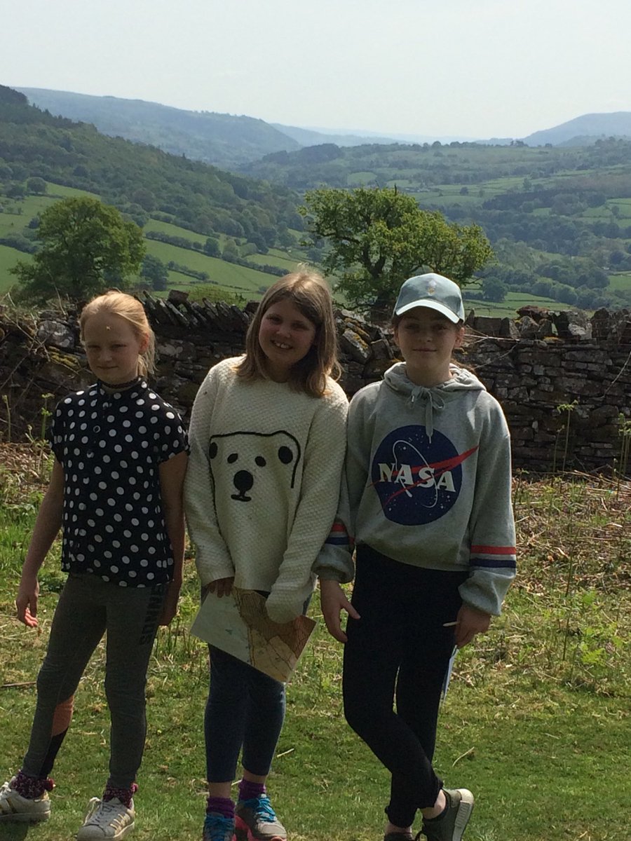 RogietPrimary's tweet photo. Orienteering teamwork on Buckland Hill with @Gwent_OEC #rogietlearning https://t.co/1ukpijSh0g