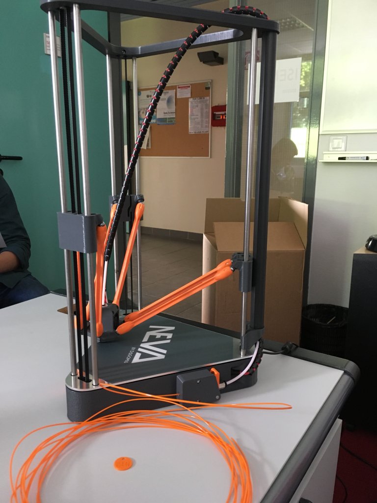 A l'<a href="/Isen_Rennes/">ISEN-Rennes</a> on imprime en 3D avec @DagomaFr . Merci le <a href="/BDE_ISEN_Rennes/">BDE ISEN Rennes</a> !!!