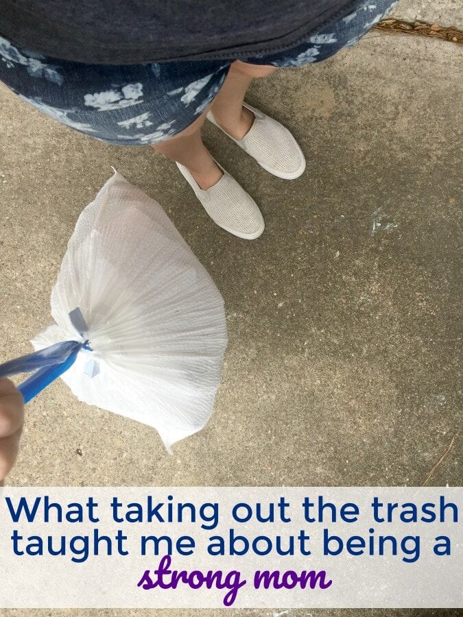Momalwaysknows1's tweet photo. What do an #UltraStrongMom and @Hefty trash bags have in common? @Paula_Rollo shares on her blog. #HeftyPartner https://t.co/3Pv0uVJma3 https://t.co/lmiAfu3pQN