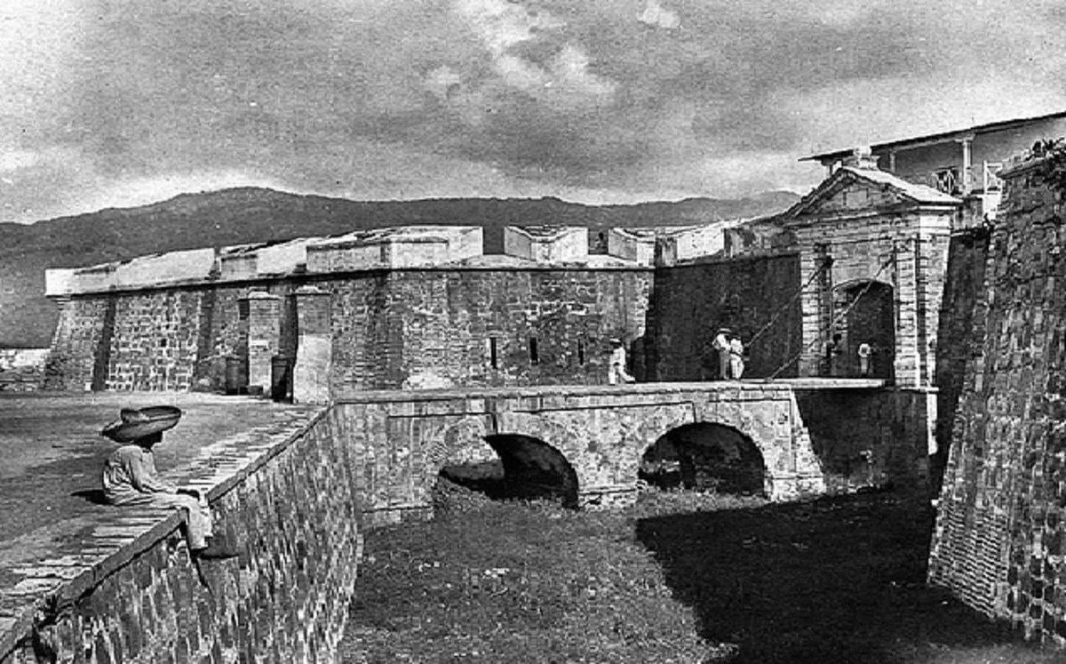 FideturAcapulco's tweet photo. #SabíasQué desde 1977 se conmemora el 18 de Mayo el #DiaInternacionalDeLosMuseos, conoce nuestra historia en el Museo Histórico de @Acapulco @Fuerte_SanDiego - https://t.co/OSWG13INyy https://t.co/CYH9xZs66J