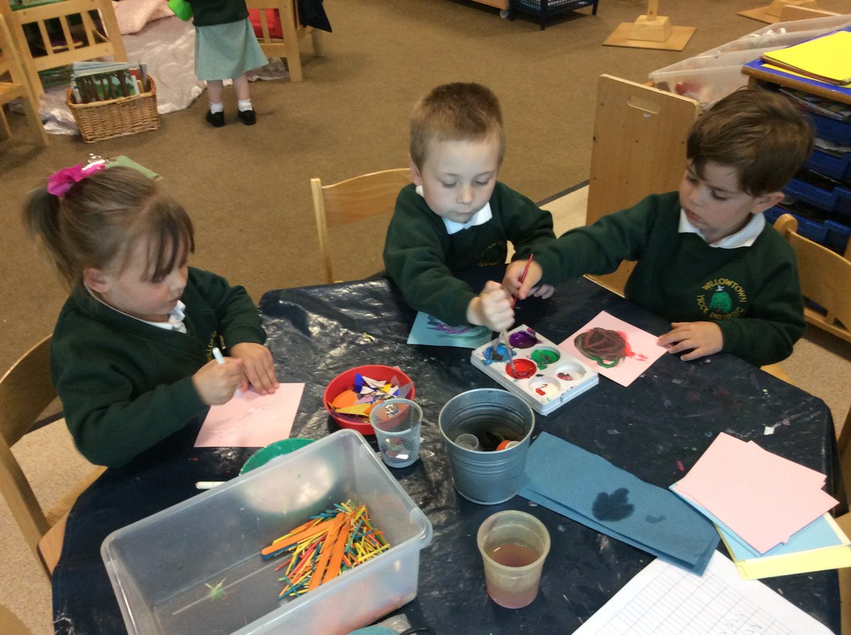 Willow_Meithrin's tweet photo. More photos from our Royal Wedding Day! #Nursery #RoyalWedding @WillowtownPri https://t.co/R3EKo9HzK9