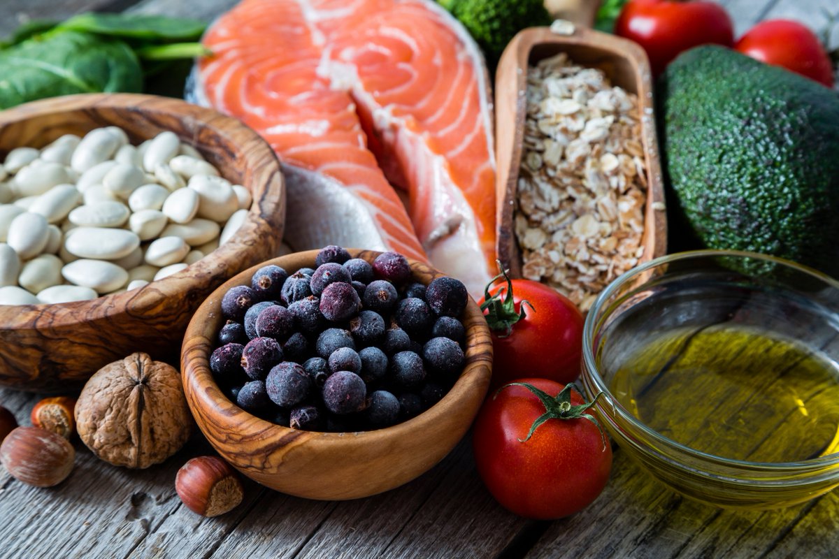 PangeaNutrition's tweet photo. The #MediterraneanDiet helps people lose weight and live healthier, longer lives. Learn more about the Mediterranean Diet here https://t.co/Lsj6Jjam6A 
#weightloss #health #nutrition #PangeaNutrition https://t.co/ADqtn195qa